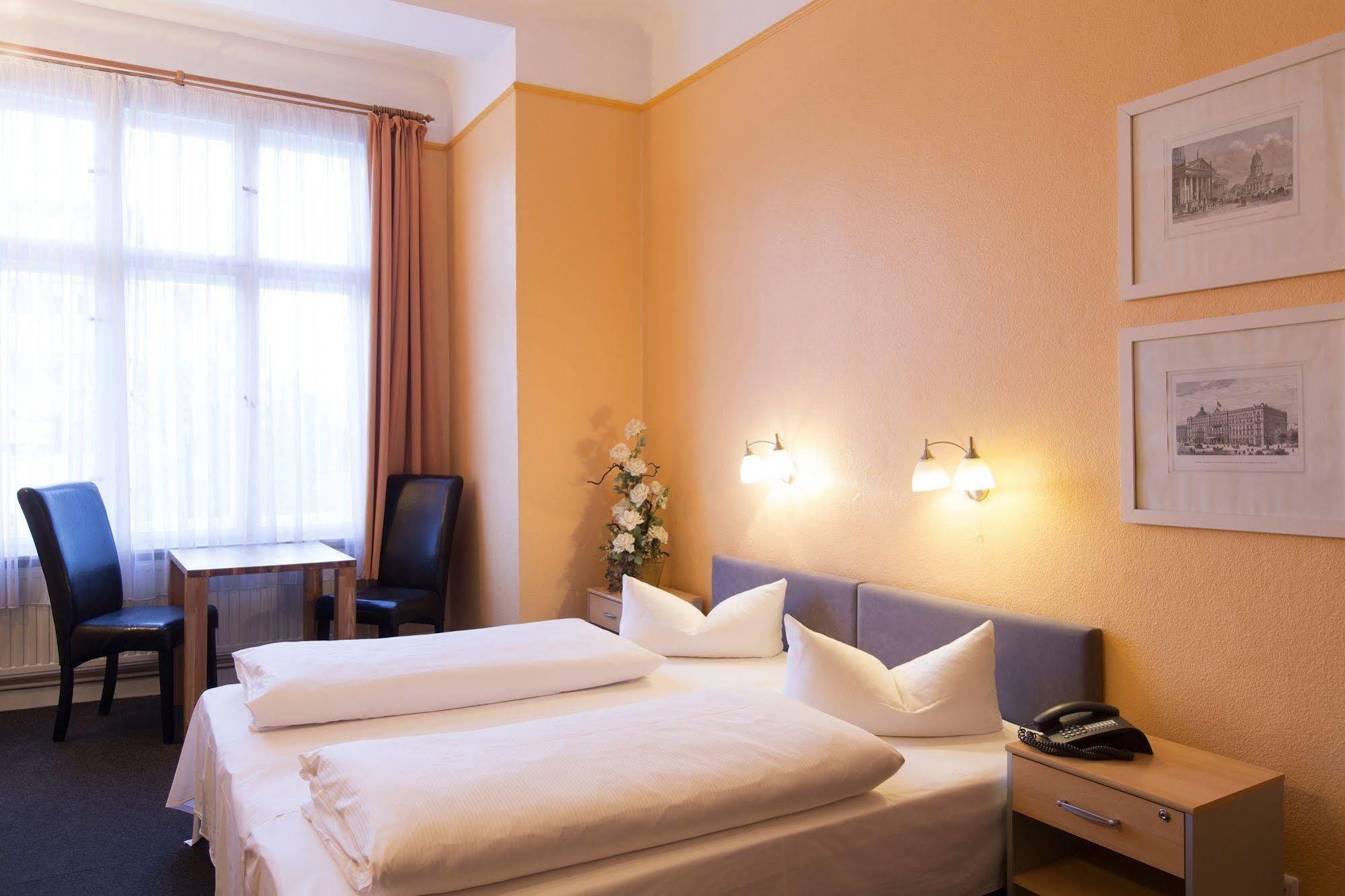 Am Hermannplatz Гостевой дом 2*